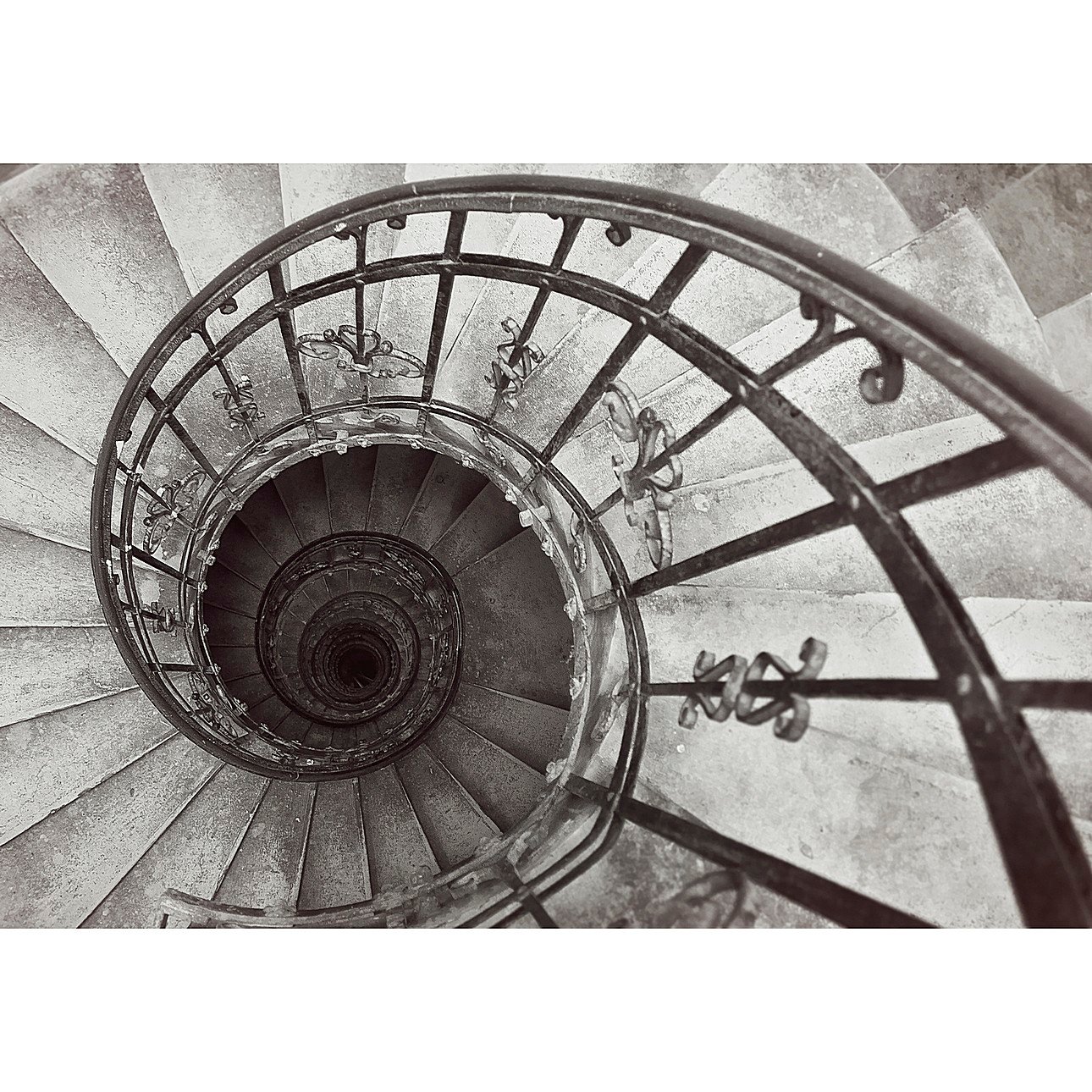 Dekoria Obraz na plátne Spiral Stairs, 50 x 35 cm 