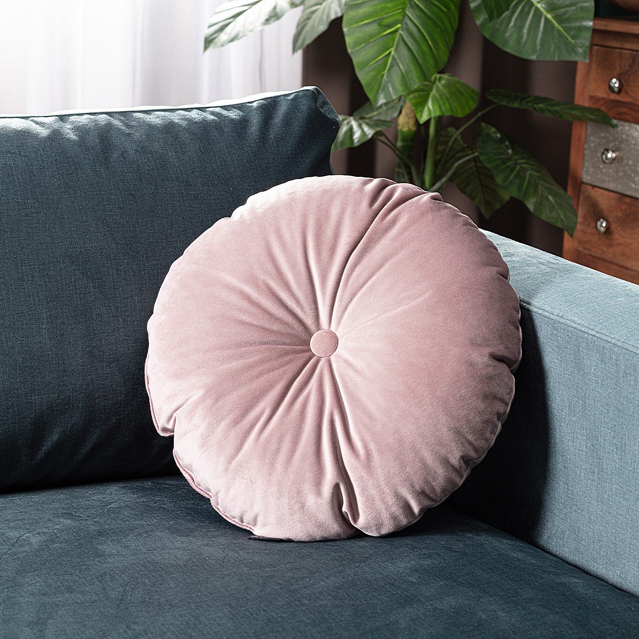 Rounded pillow outlet